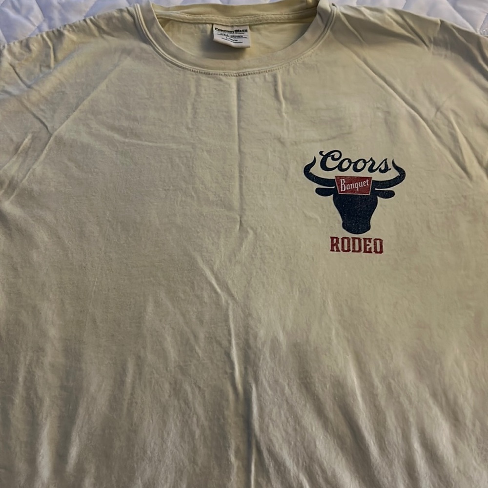 Mens large Coors banquet T-shirt yellow.
